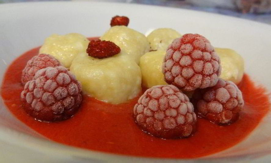 Рецепт ленивые вареники с ягодным соусом кули