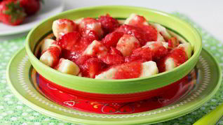 Тесто на вареники с клубникой