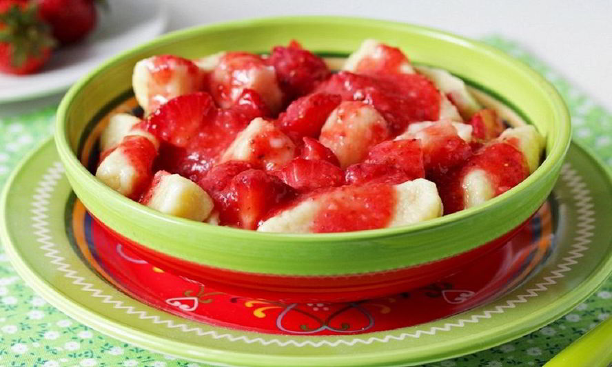 Рецепт тесто на вареники с клубникой