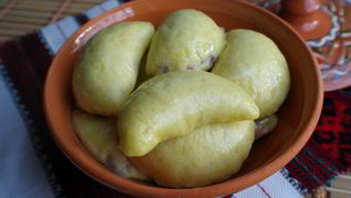 Творожное тесто для вареников с вишней