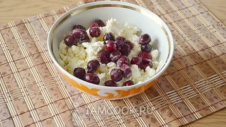 творожные вареники с вишней