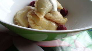 Вареники из заварного теста с вишней