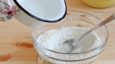 вареники на воде со свежей малиной