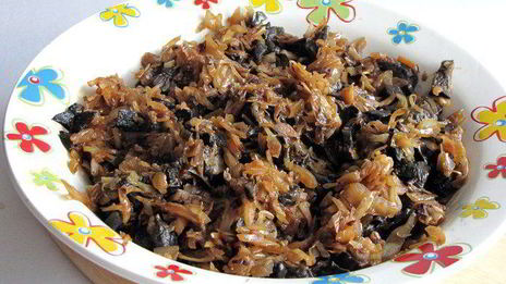 вареники с капустой, грибами и шкварками