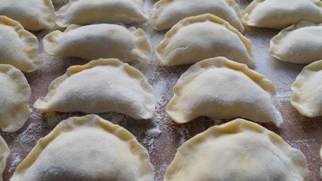 вареники с капустой из яичного теста