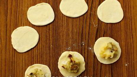 вареники с картошкой и лесными грибами