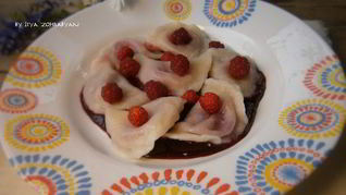 Вареники с вишней и ягодным соусом