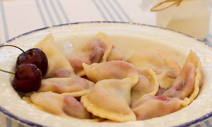 Рецепт вареники с вишней по-одесски