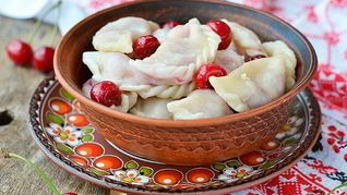 Вареники с вишнями из заварного теста