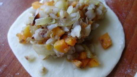 вкусные вареники с гречкой и овощами