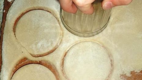 заварные вареники с клубникой на пару