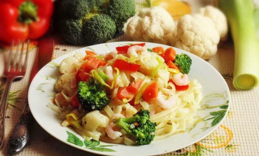 Рецепт яичная лапша с креветками