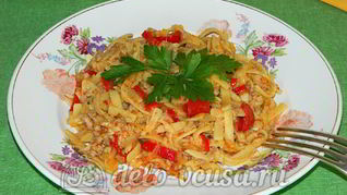 Яичная лапша с мясом и овощами