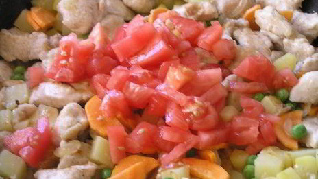 быстрое жаркое из курицы с овощами