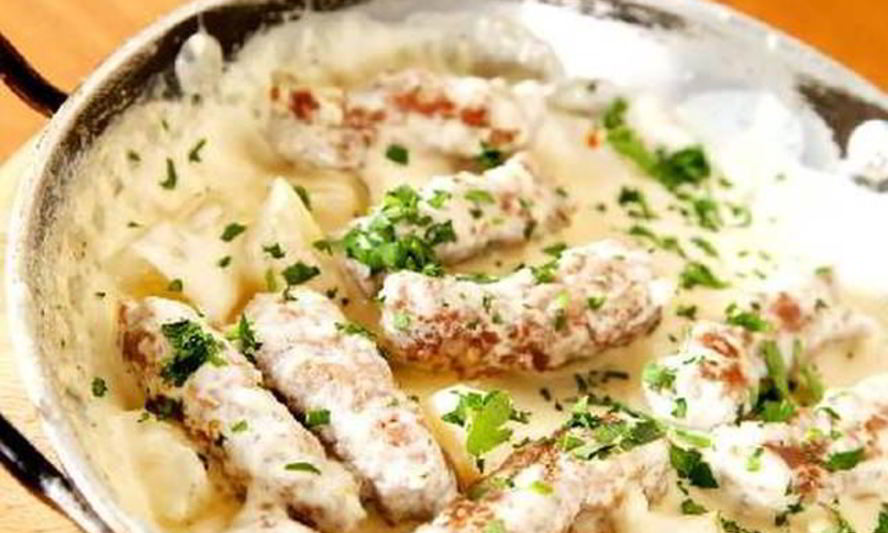 Рецепт нежное жаркое в сливочном соусе