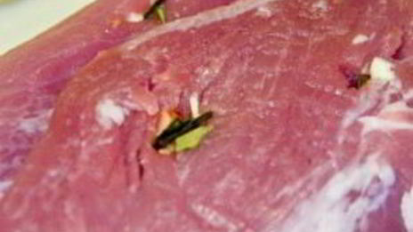 свиное жаркое в красном вине