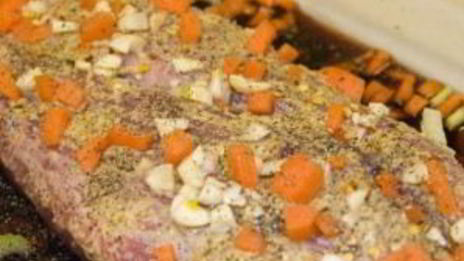 свиное жаркое в красном вине