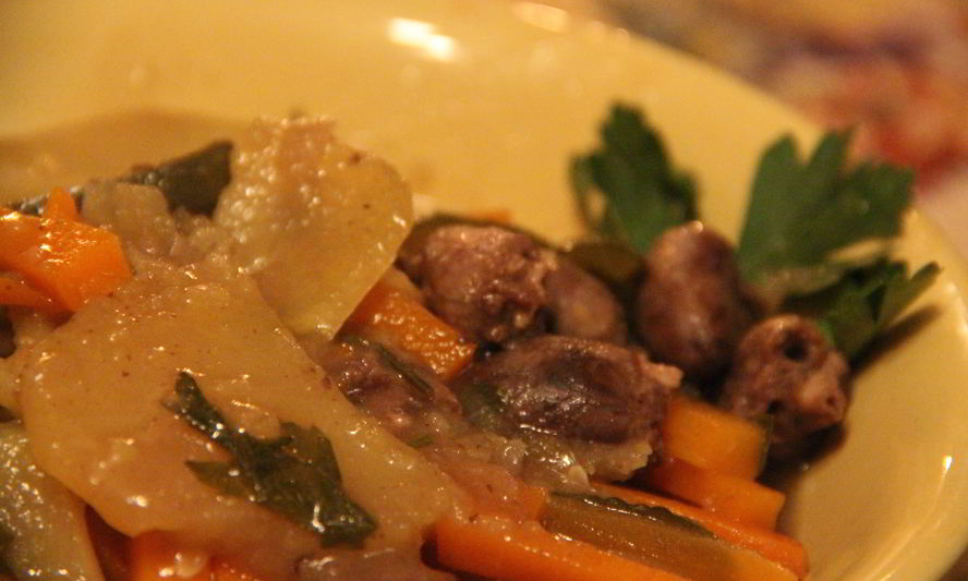 Рецепт жаркое из куриных сердец с овощами и пивом