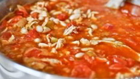 жаркое из курицы, фасоли и овощей