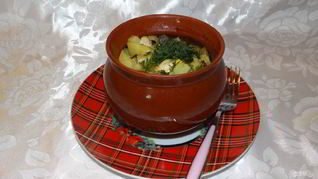 Жаркое из курицы, картошки и грибов