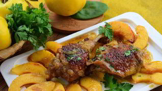 Жаркое из курицы с айвой