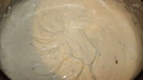 жаркое из курицы с изюмом в горшочках