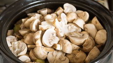 жаркое из свинины с шампиньонами