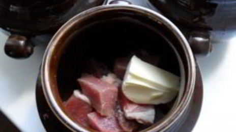 жаркое из свинины в горшочках