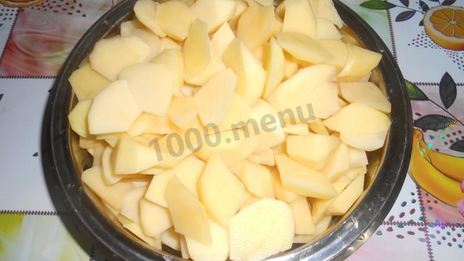 жаркое из свиных ребрышек с картошкой в горшочках