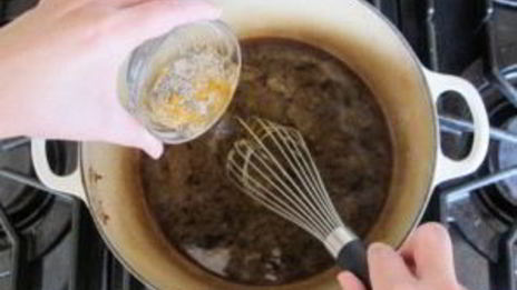 жаркое с говядиной, картофелем и фасолью