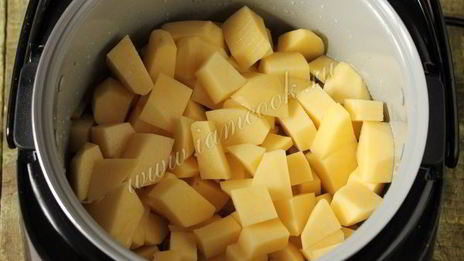 жаркое с солеными огурцами в мультиварке