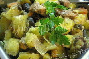 Жаркое со свининой и грибами