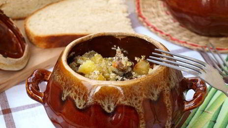 жаркое в горшочках с мясом