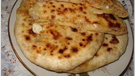 картофельные зразы и лепешки с одной начинкой