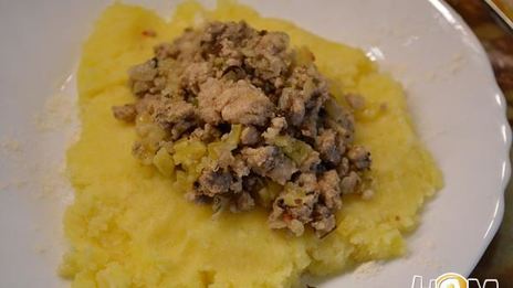 картофельные зразы с мясом и сыром