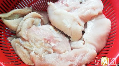 куриные зразы с сухофруктами и апельсиновым соусом