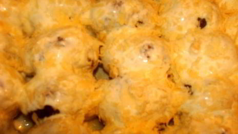 мясные зразы с лесными грибами под сливочным соусом с сыром джюгас