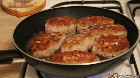 мясные зразы с сыром и сливочным маслом