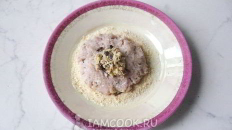 рыбные зразы с грибами и сыром