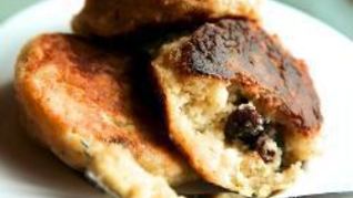 Творожные зразы с изюмом