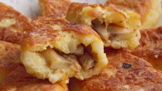 Зразы из картофеля с грибной начинкой