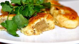Зразы из картофеля с начинкой из говяжьей печени