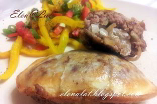 Зразы по особому с начинкой из жареного лука и брынзы