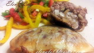 Зразы по особому с начинкой из жареного лука и брынзы