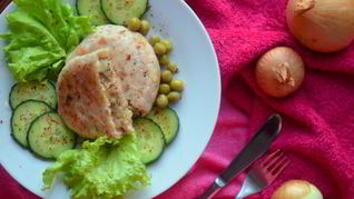 Зразы с геркулесом и жареным луком