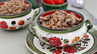 Гречка с грибами и луком в мультиварке