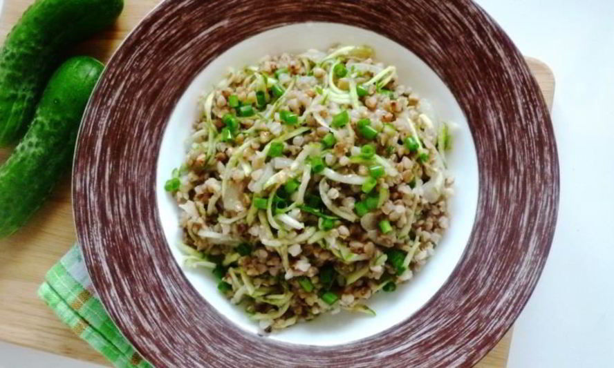 Рецепт гречка с огурцом и луком