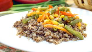 Гречка с овощами и фасолью