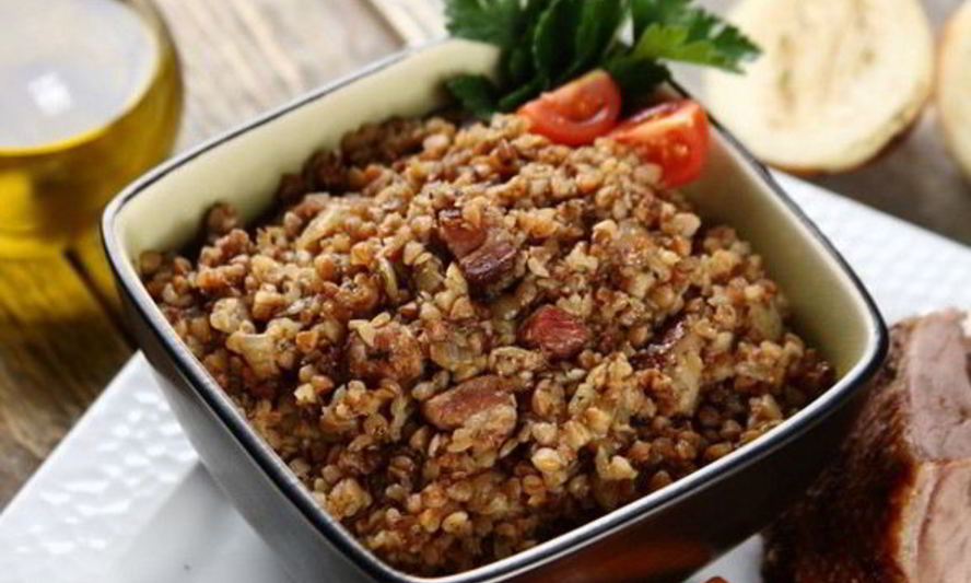 Рецепт гречка с овощами и копченостями