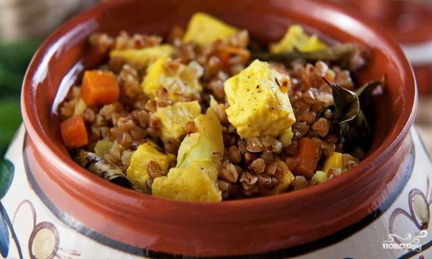 Рецепт гречка с овощами и сыром в горшочке
